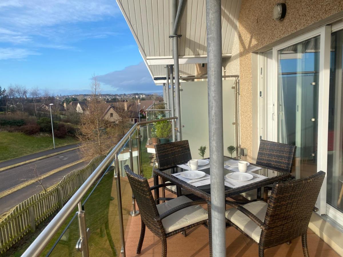 The Duplex Nairn- Spacious 3 Bedroom With Sunny Balcony Kültér fotó