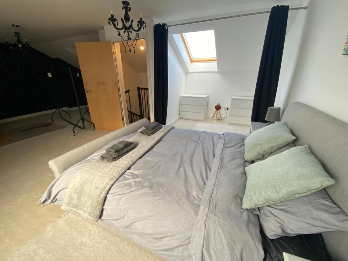 The Duplex Nairn- Spacious 3 Bedroom With Sunny Balcony Kültér fotó