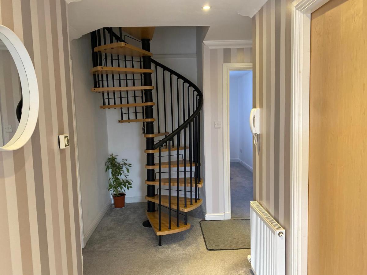 The Duplex Nairn- Spacious 3 Bedroom With Sunny Balcony Kültér fotó
