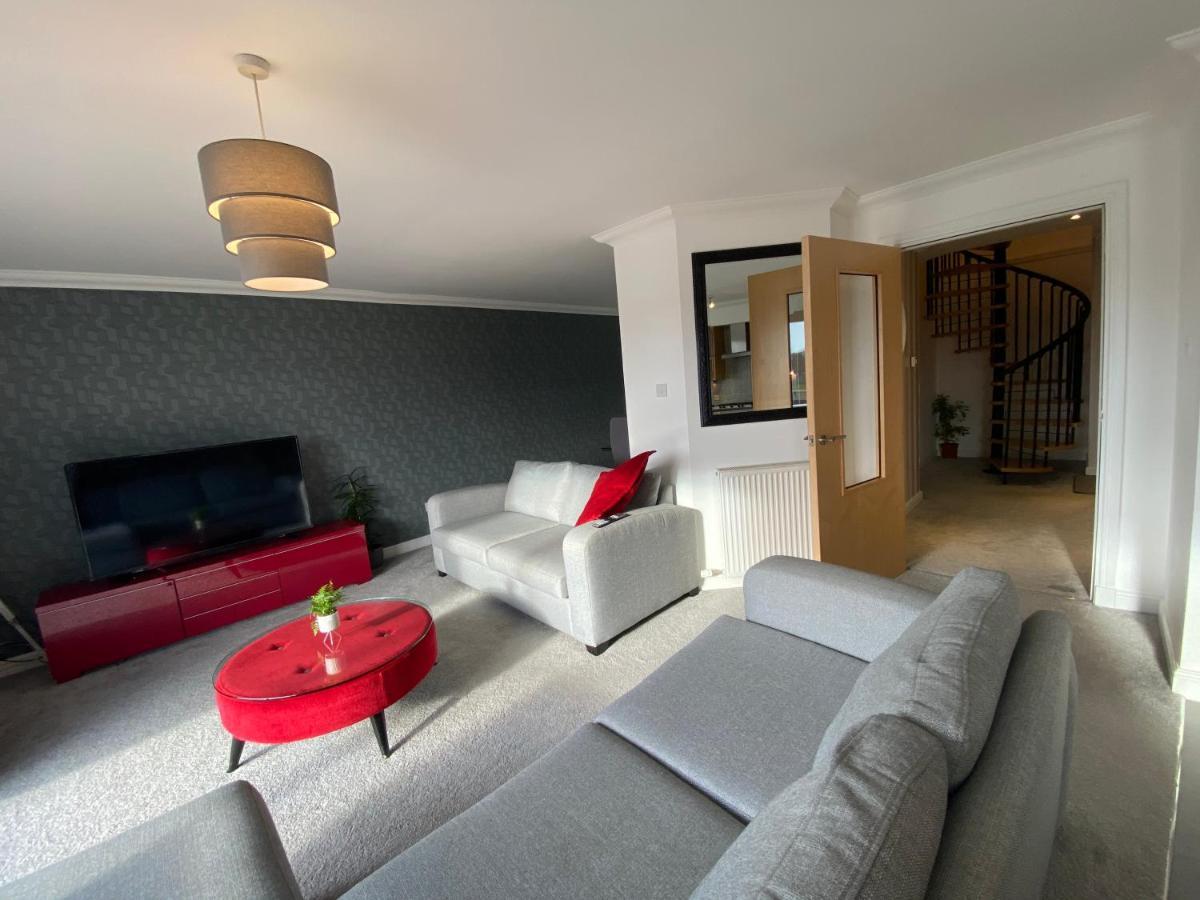 The Duplex Nairn- Spacious 3 Bedroom With Sunny Balcony Kültér fotó