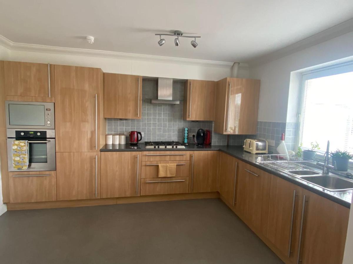 The Duplex Nairn- Spacious 3 Bedroom With Sunny Balcony Kültér fotó
